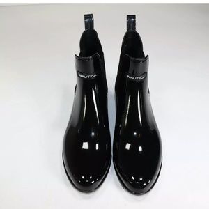 Nautica women rain boots black.